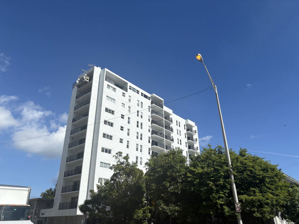 Golden West Condo photo 2